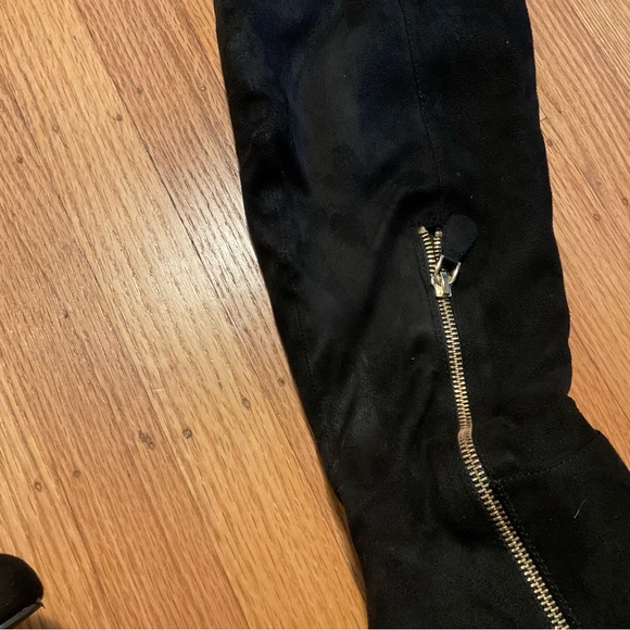 Thigh high black suede boots - Picture 9 of 12